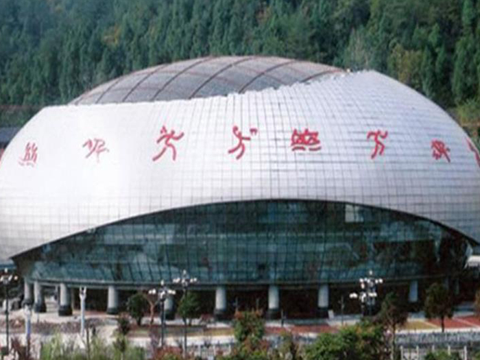 湖南體育中心球形網架加工安裝